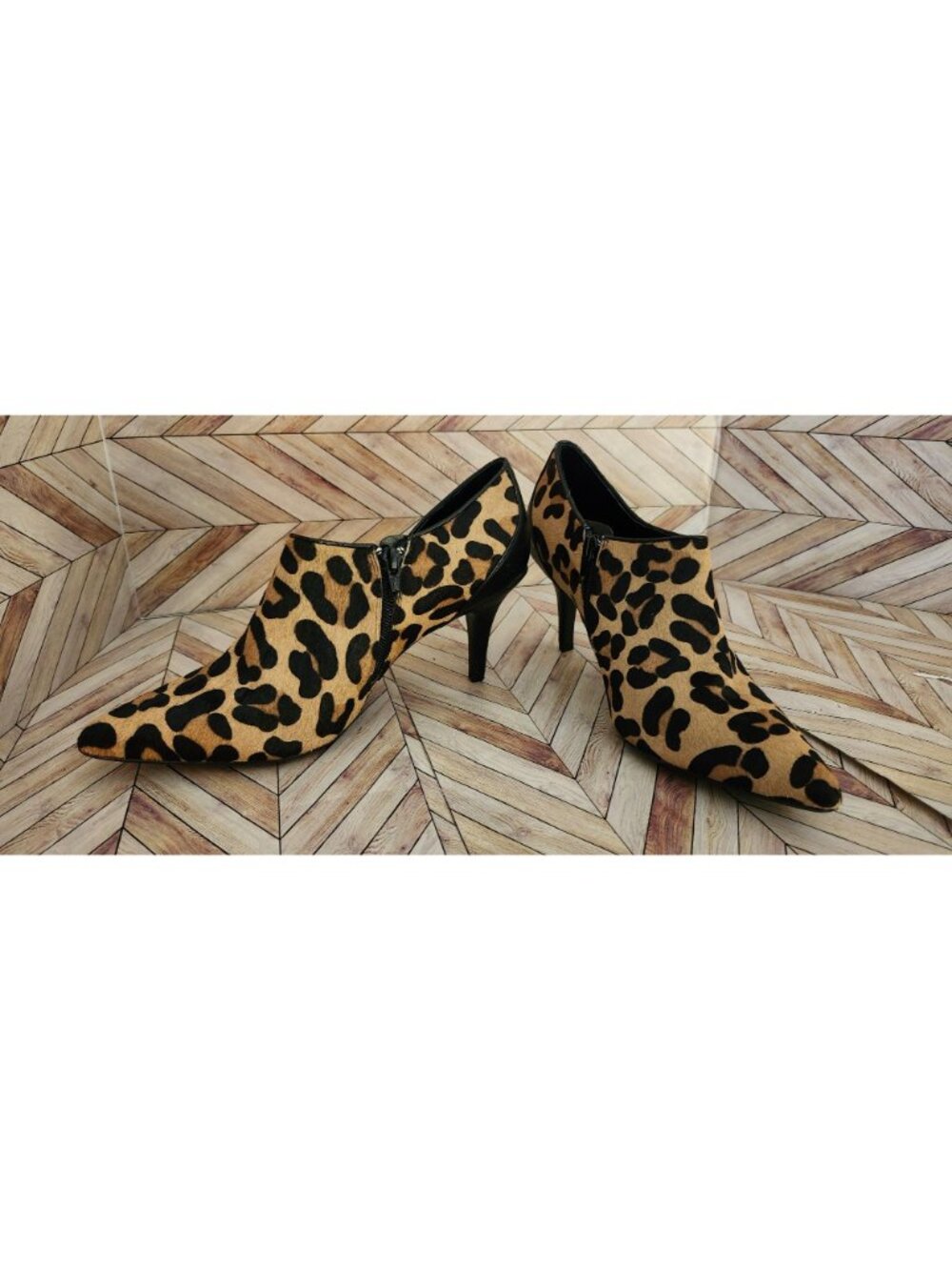 Women Calvin Klein Nevah Leopard Calf Hair Side Zip Bootie Shoe Heel Size 9 - Picture 5 of 6
